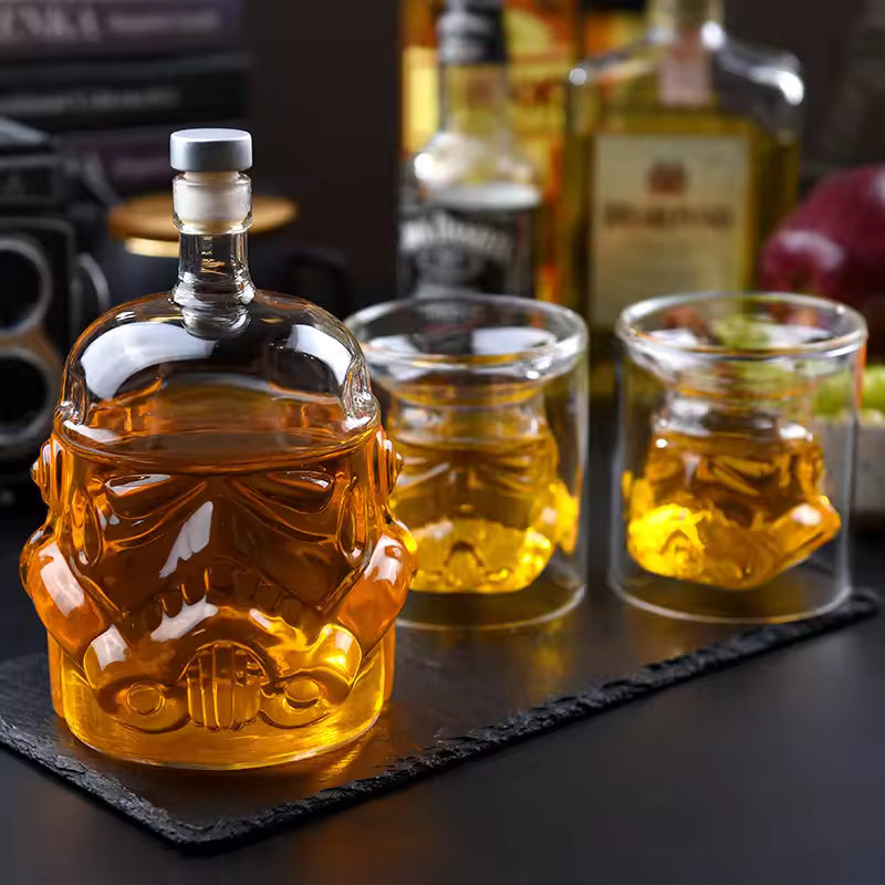 Whisky Bottle and Glasses Set – skull-themed bottle and glasses set
