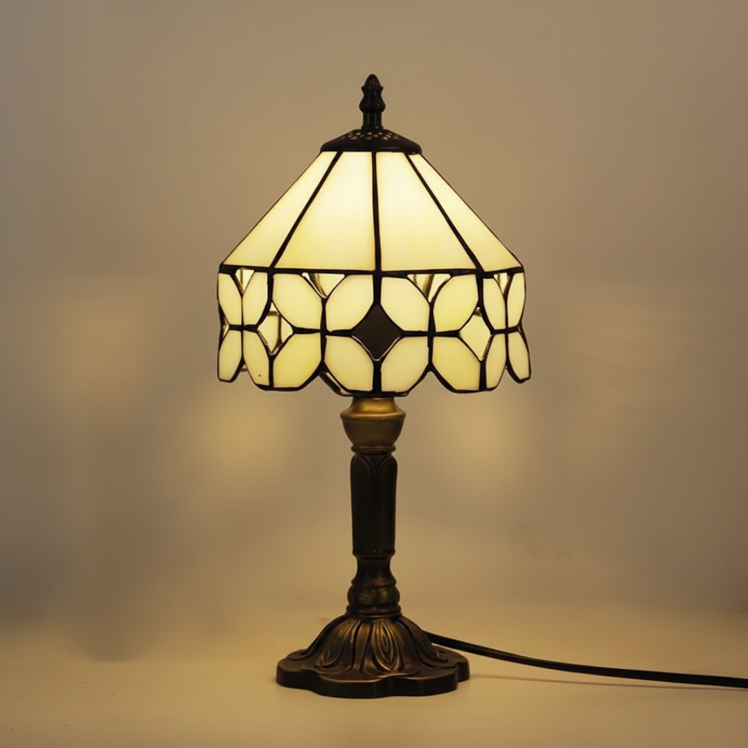 AURELIA – OLD WORLD GLASS LAMP
